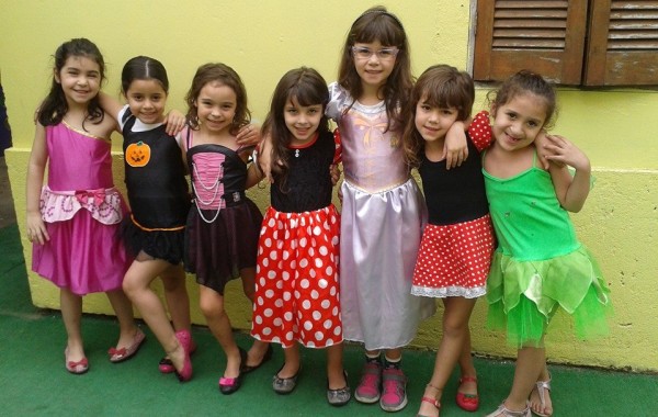 FESTA  FANTASIA  NA ESCOLA REI ARTHUR