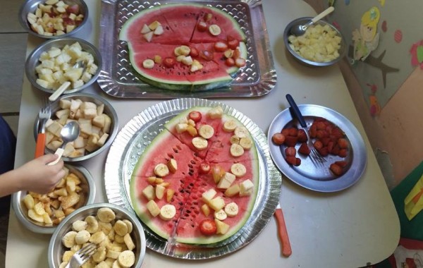 LANCHE COLETIVO “PIZZA DE FRUTAS” NA REI ARTHUR JA- Nutricionista Marcela Silveira