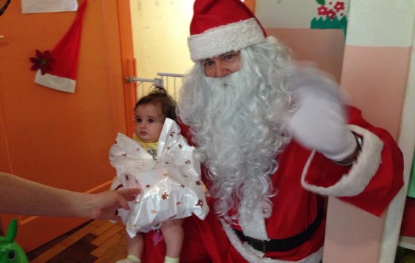 PAPAI NOEL VISITANDO O BERÇÁRIO I