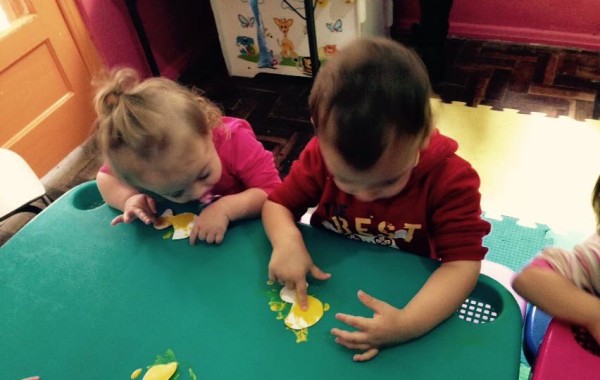 PINTANDO O PATINHO AMARELO – MATERNAL I