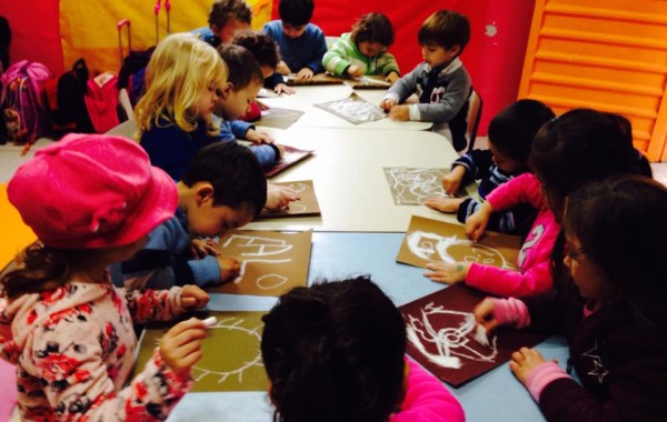 TRABALHANDO TEXTURAS NA FOLHA DE LIXA –  MATERNAL III