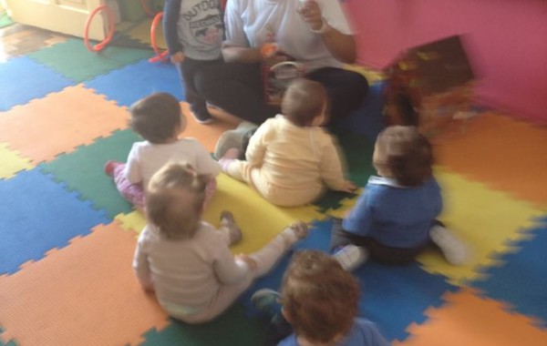 TEATRO DE DEDOCHES – BERÇÁRIO II – Professora Ana Paula