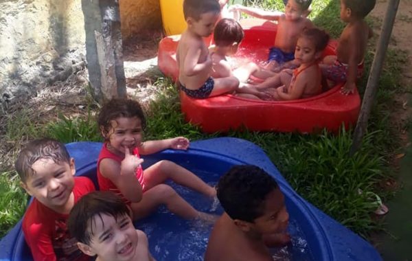 Dia de Piscina e Pracinha